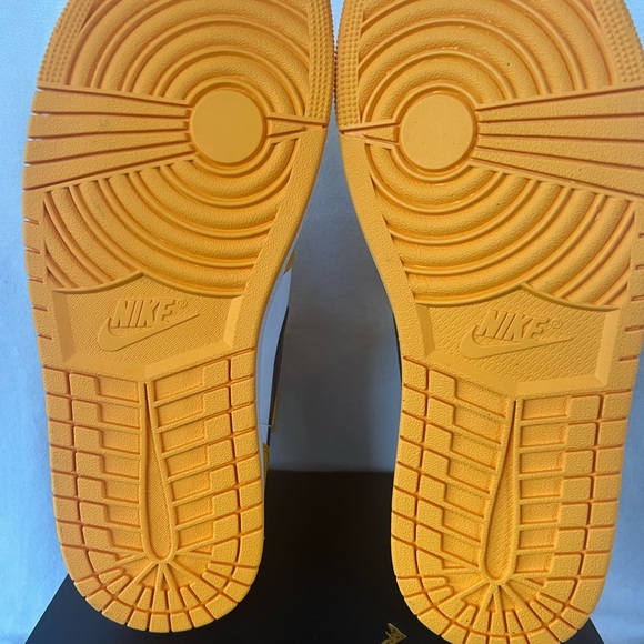 Air Jordans, 1 mid taxi. - Picture 10 of 11
